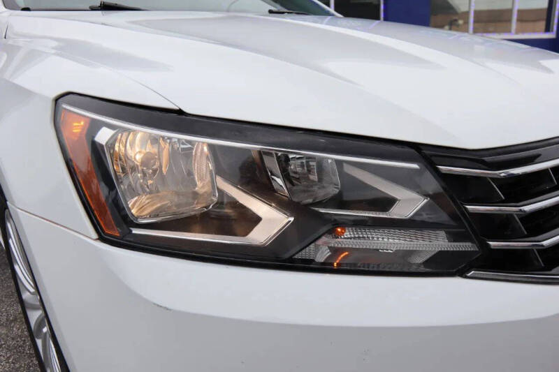 2017 Volkswagen Passat 1.8T SE