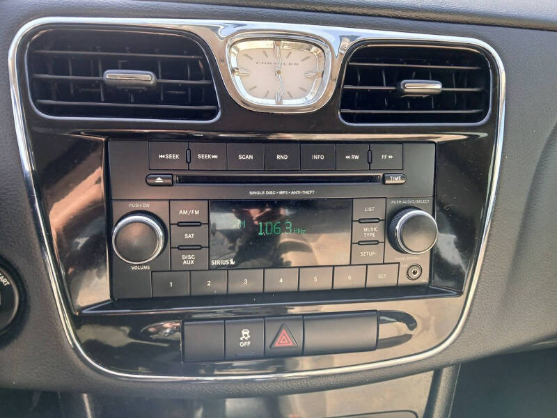 2013 Chrysler 200 Touring