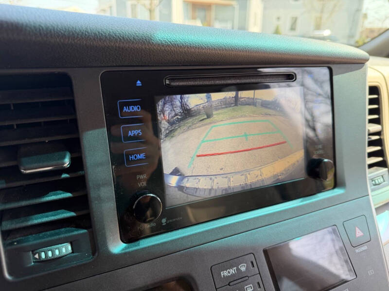 2015 Toyota Sienna LE 7-Passenger