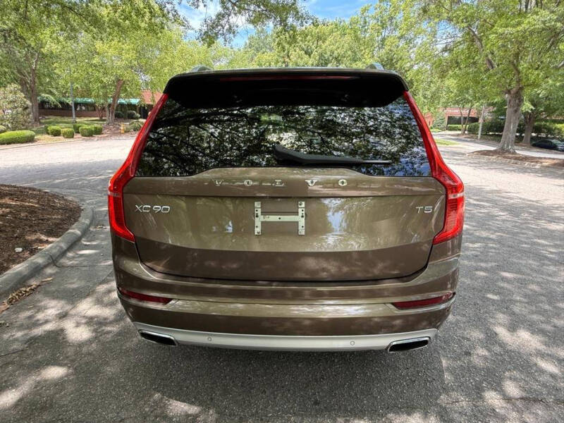 2017 Volvo XC90 T5 Momentum