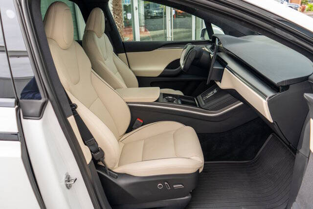 2022 Tesla Model X 57