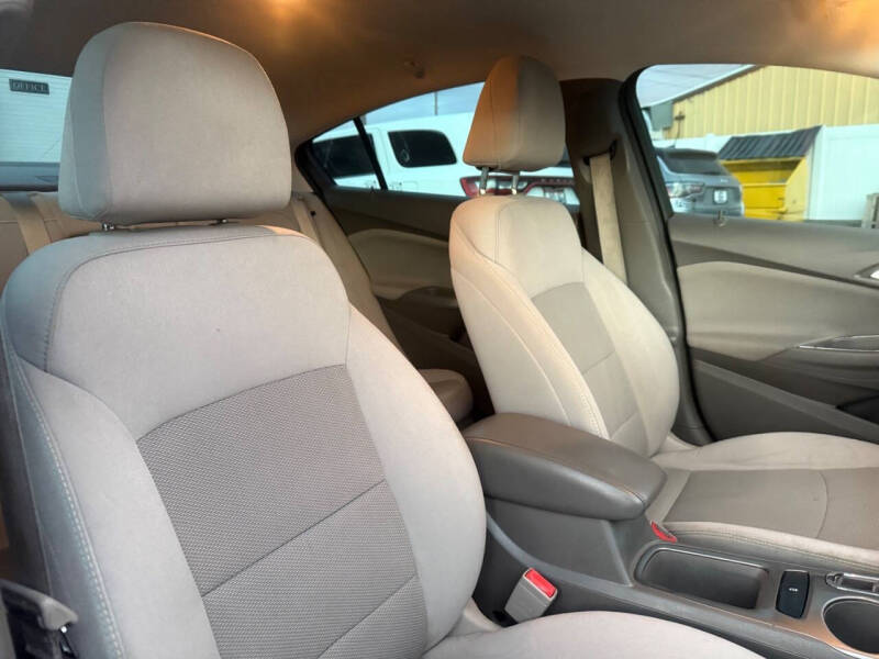 2017 Chevrolet Cruze LT Auto