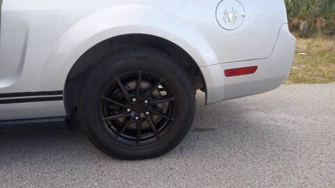 2007 Ford Mustang V6 Deluxe