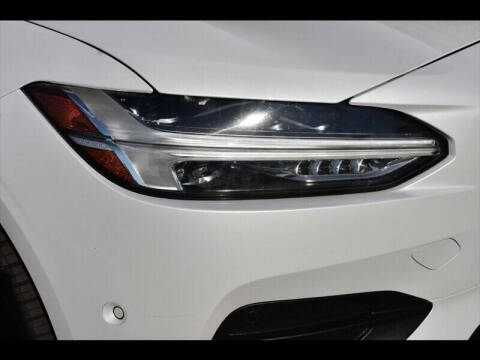 2017 Volvo S90 T5 Momentum