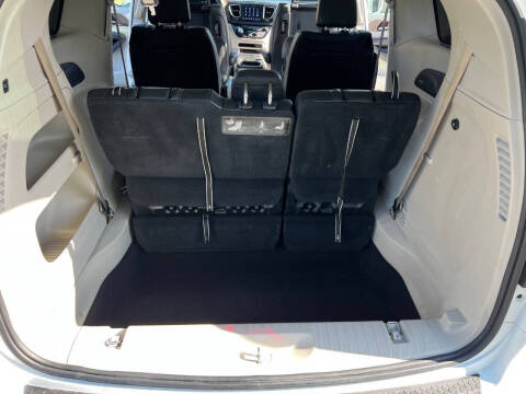 2017 Chrysler Pacifica Touring-L Plus