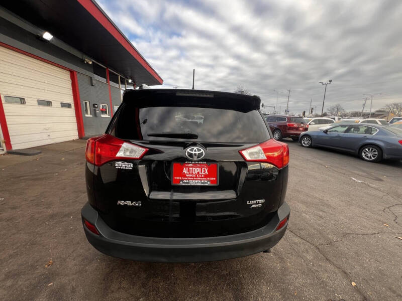 2015 Toyota RAV4 Limited photo 16