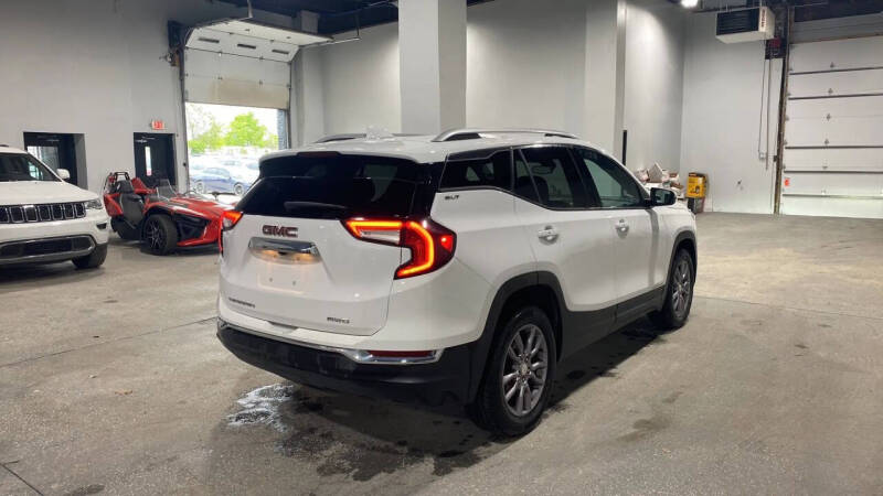 2024 GMC Terrain SLT