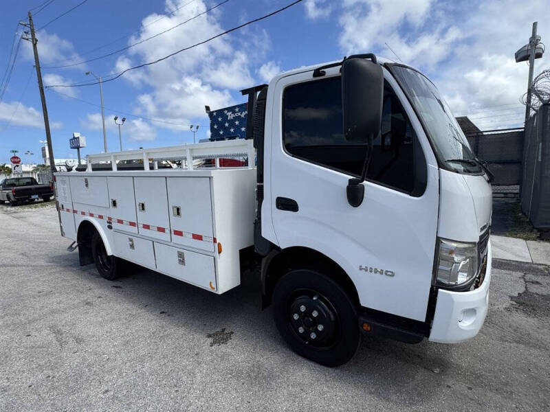 2015 Hino 195