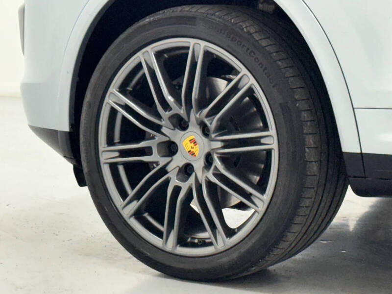 2018 Porsche Cayenne Platinum Edition