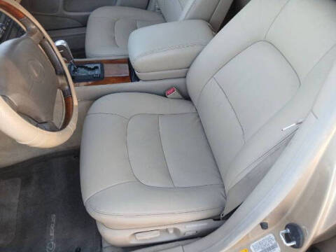 2000 Lexus LS 400