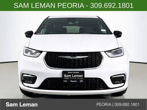 2026 Chrysler Pacifica Select