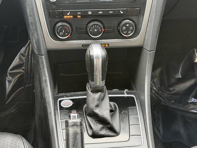 2015 Volkswagen Passat 1.8T Limited Edition