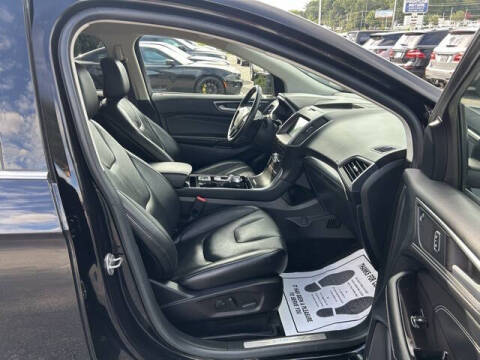 2020 Ford Edge Titanium