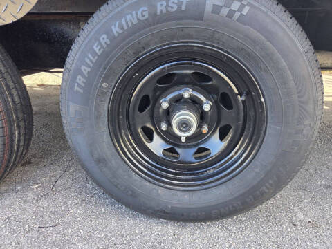 2017 TNT TRAILER V28 FT CAR HOULER