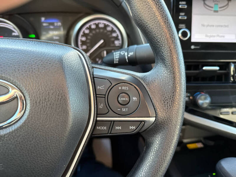 2024 Toyota Camry Hybrid LE