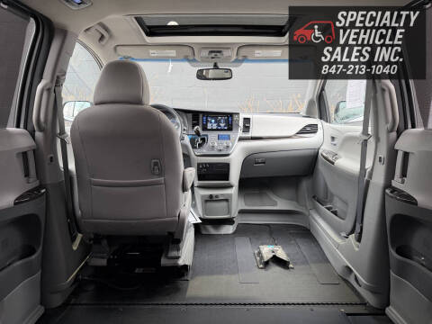 2017 Toyota Sienna XLE 8-Passenger