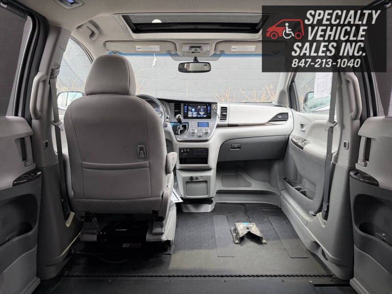 2017 Toyota Sienna XLE 8-Passenger
