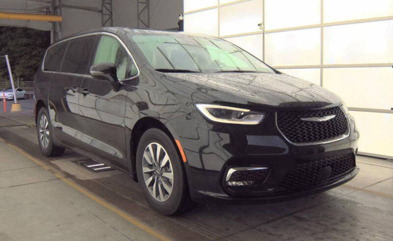 2024 Chrysler Pacifica Plug-In Hybrid Select