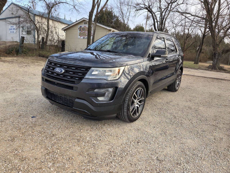 2017 Ford Explorer Sport's photo