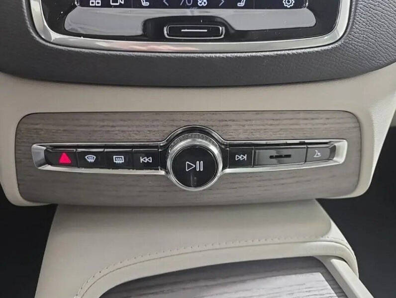 2024 Volvo XC90 B6 Plus Bright Theme 6P