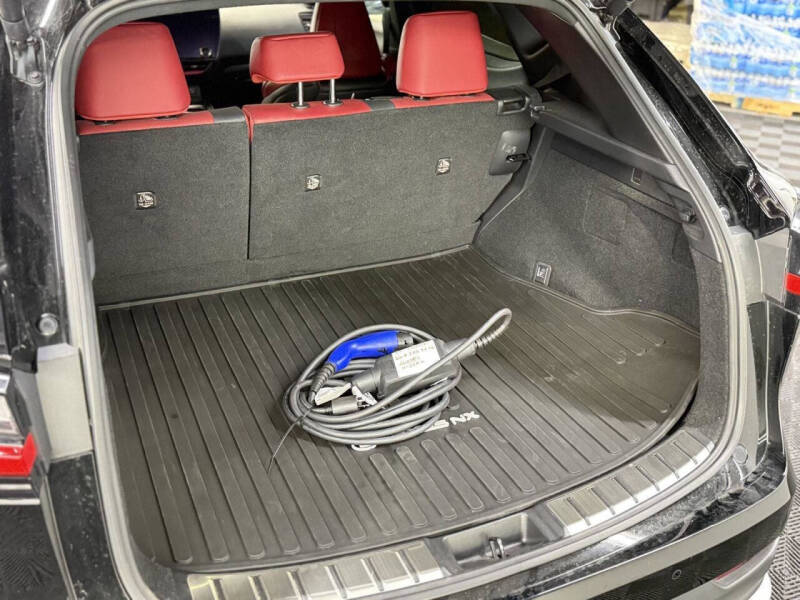 2022 Lexus NX 450h+ F SPORT Handling