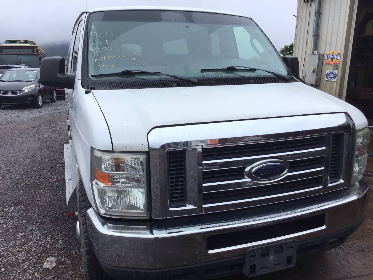 White 2013 Ford E-Series E-350 SD XL E-350 SD XL 3dr Extended Passenger Van 1