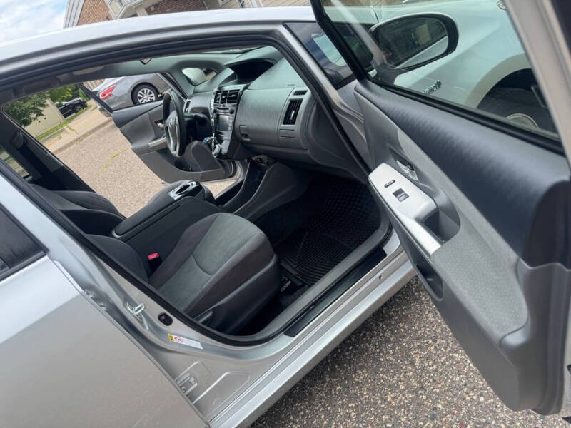 2013 Toyota Prius v