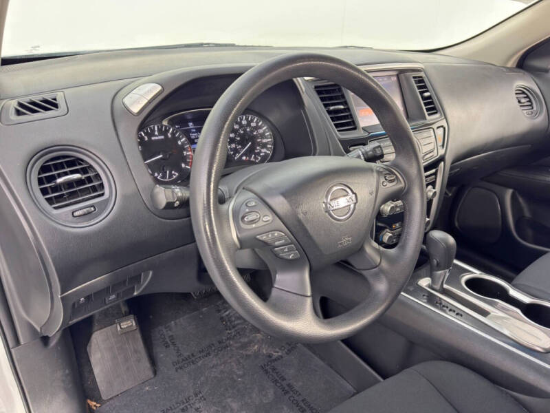 2018 Nissan Pathfinder S