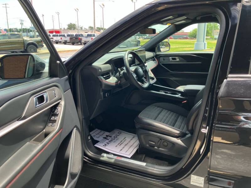 2025 Ford Explorer ST-Line