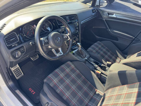 2018 Volkswagen Golf GTI S