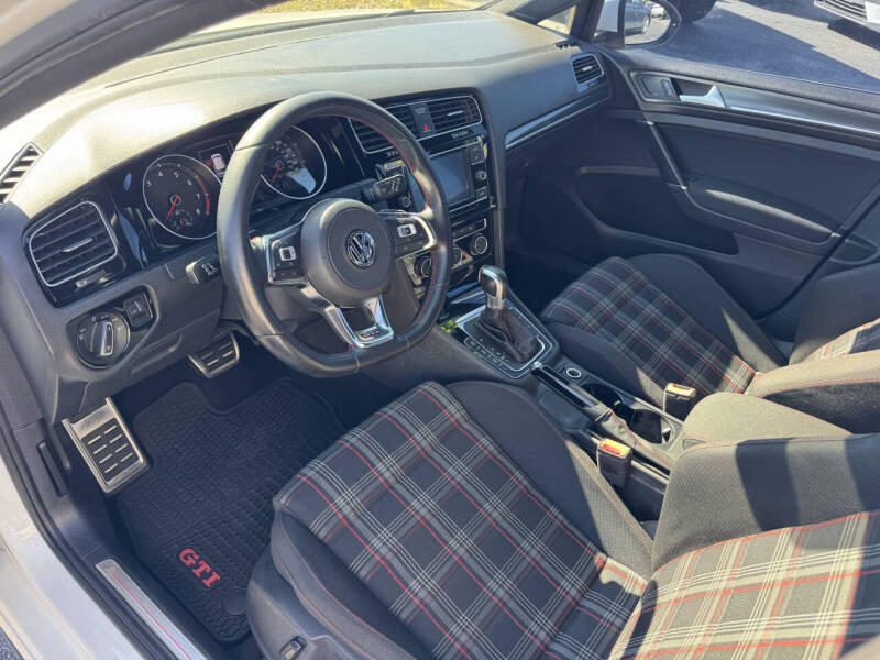 2018 Volkswagen Golf GTI S