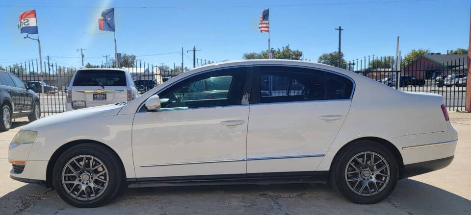 2008 Volkswagen Passat for sale at FIESTA MOTORS in Amarillo, TX