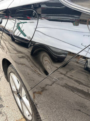 2017 Toyota Prius Three Touring