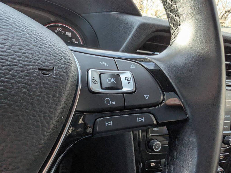 2021 Volkswagen Passat R-Line