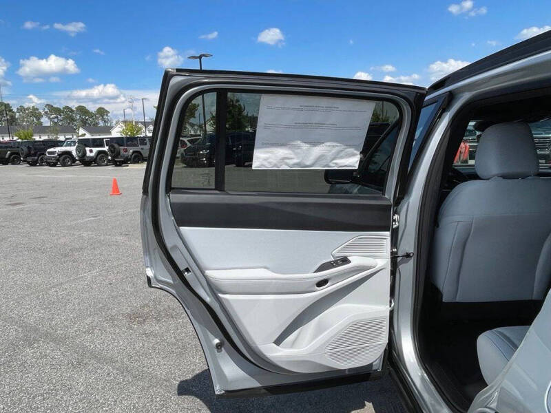 2026 Jeep Cherokee Laredo