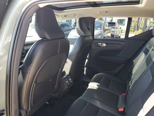 2023 Volvo XC40 B5 Plus Bright Theme