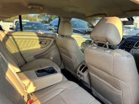 2015 Ford Taurus SEL