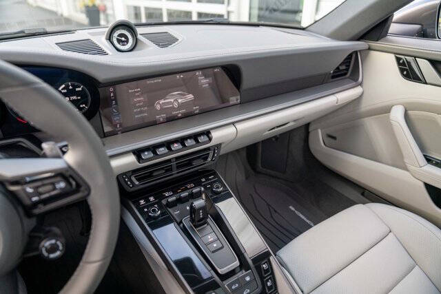 2021 Porsche 911 17