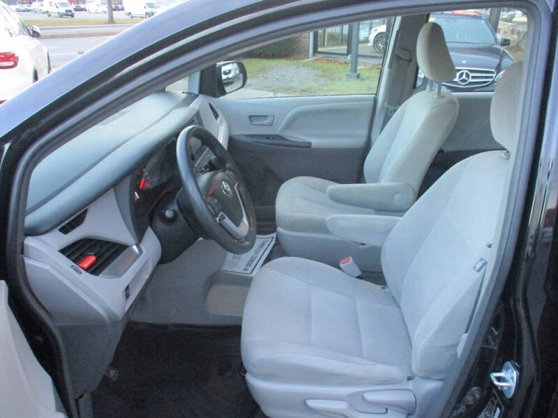 2017 Toyota Sienna L 7-Passenger