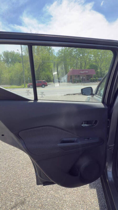 2020 Nissan Kicks SV