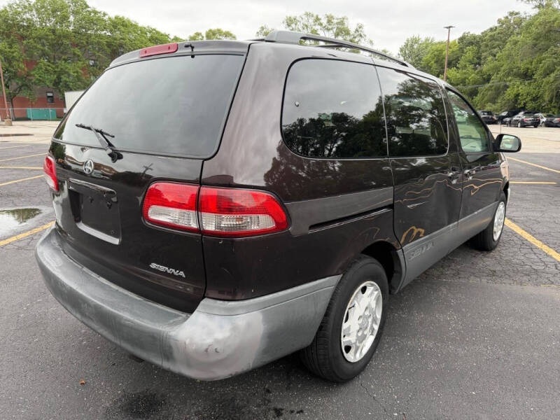 2003 Toyota Sienna LE