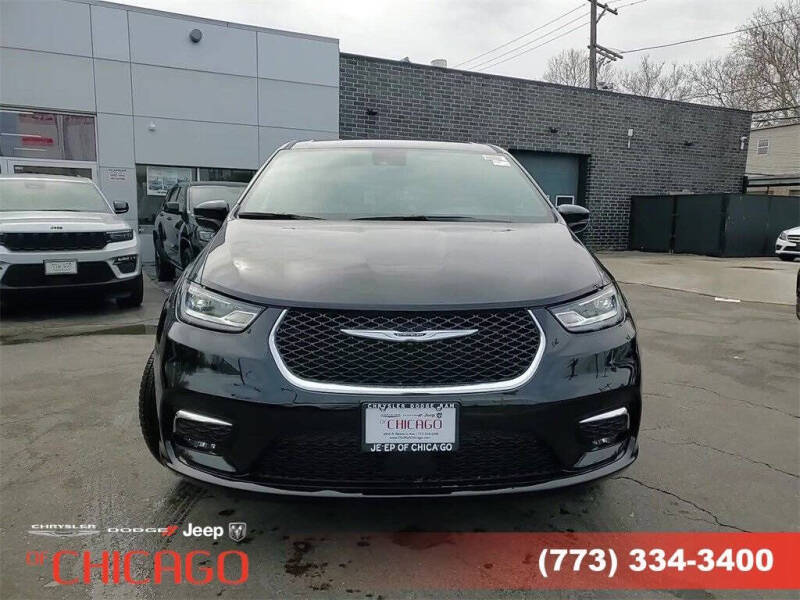 2025 Chrysler Pacifica Select
