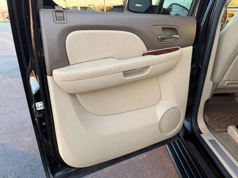 2013 Chevrolet Avalanche LTZ Black Diamond