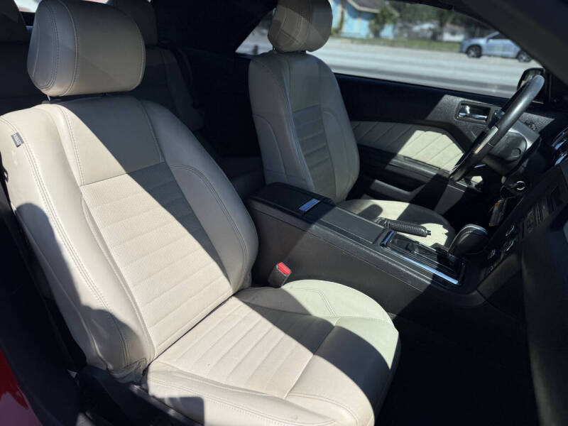 2014 Ford Mustang V6