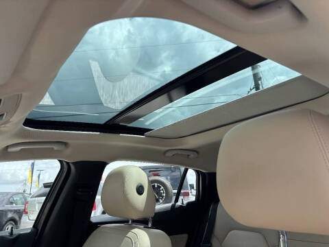 2017 Infiniti QX30 Luxury
