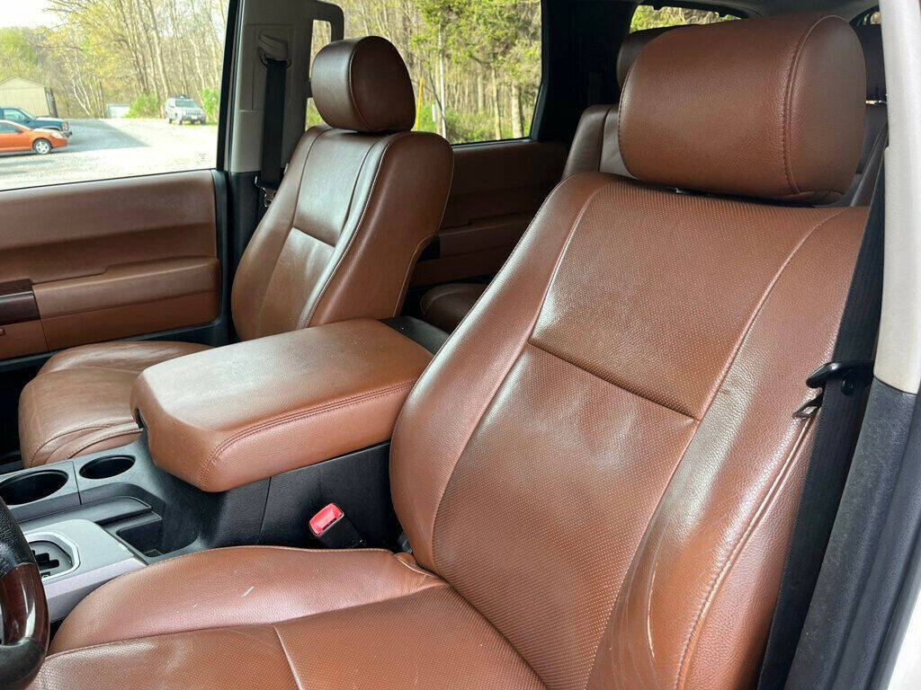 2013 Toyota Sequoia 23
