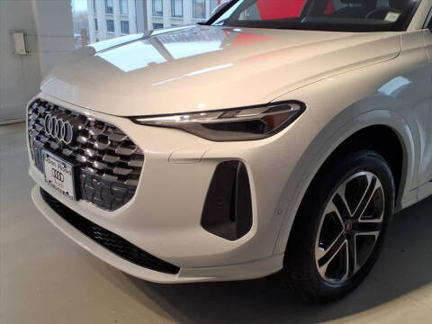 2025 Audi Q5 quattro Premium TFSI