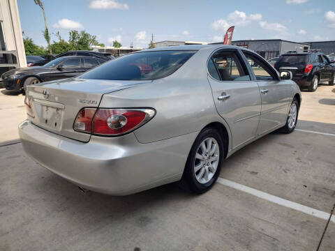 2004 Lexus ES 330