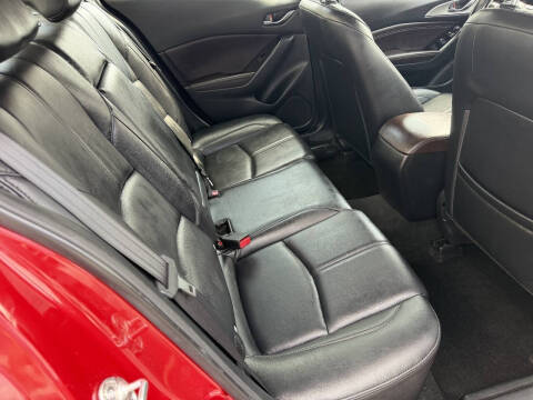 2018 Mazda MAZDA3 Touring