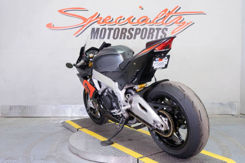 2017 Aprilia RSV4